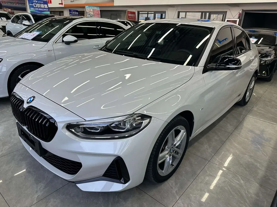 BMW 1 Series facelift 120i M Sport Night Edition 2022 — фото 1, купить с доставкой в Москву