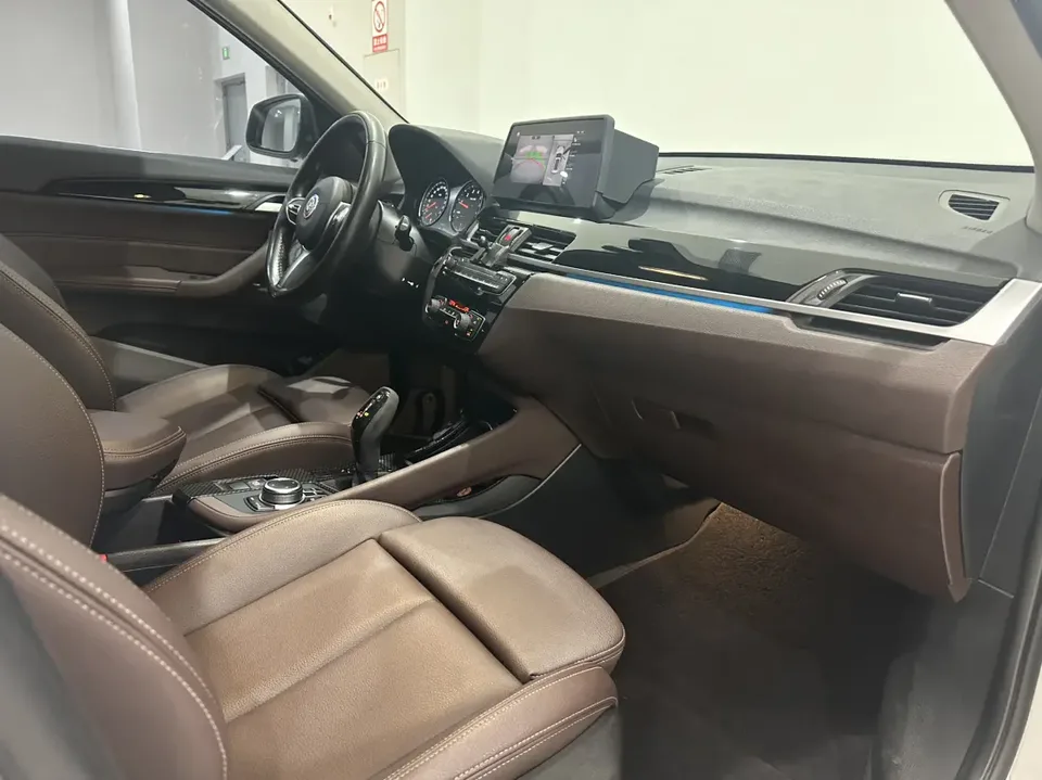 BMW X1 BMW X1 2022 sDrive25Li Leading Edition 2023 — миниатюра 4