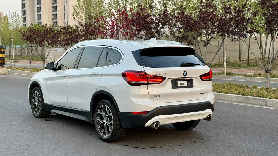 BMW X1 BMW X1 2022 sDrive25Li Leading Edition 2022 — миниатюра 2