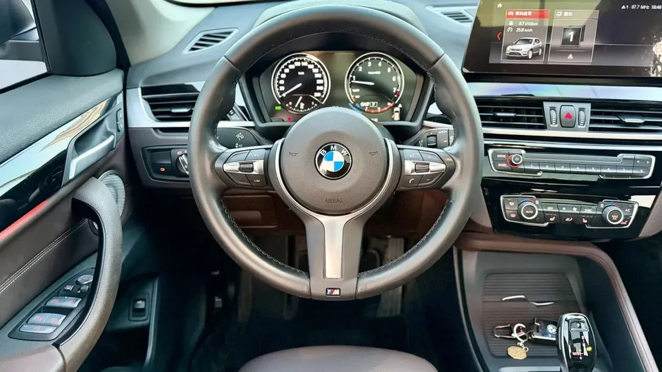 BMW X1 BMW X1 2022 sDrive25Li Leading Edition 2022 — миниатюра 4