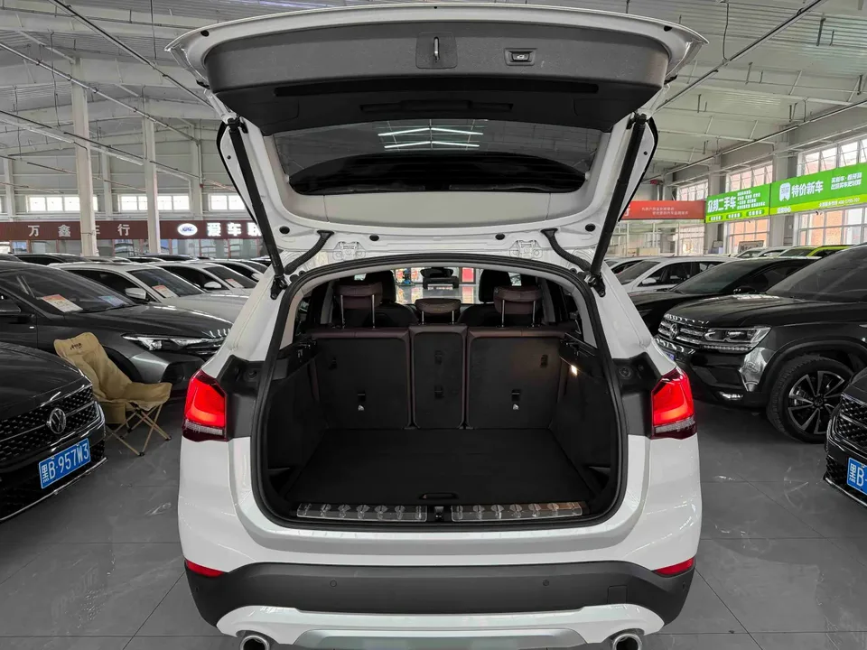 BMW X1 BMW X1 2022 sDrive20Li Fashion Edition 2023 — миниатюра 3