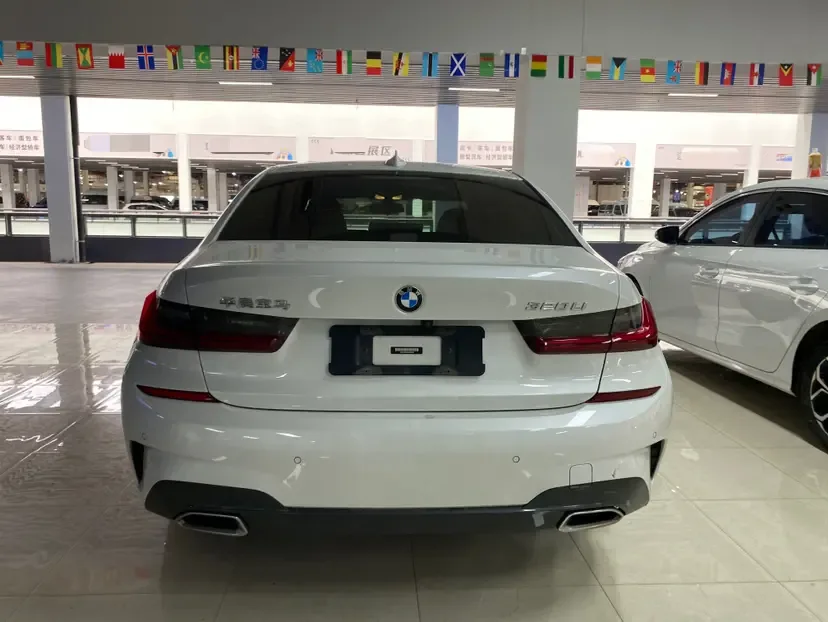 BMW 3 Series facelift 325Li M Sport package 2022 — миниатюра 2