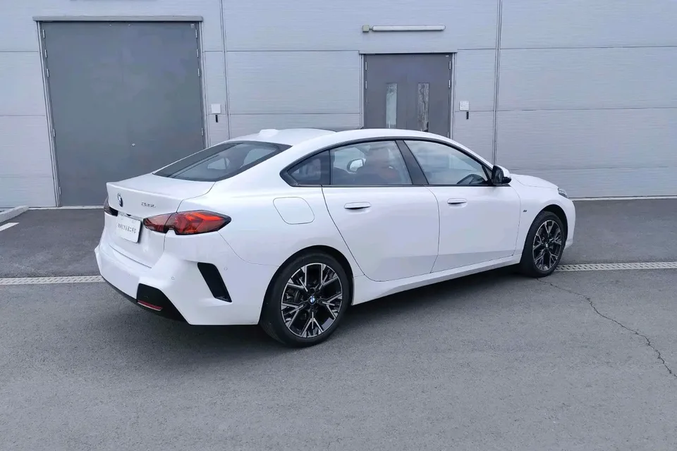 BMW 2 Series 225L M Sports Package 2025 — миниатюра 4
