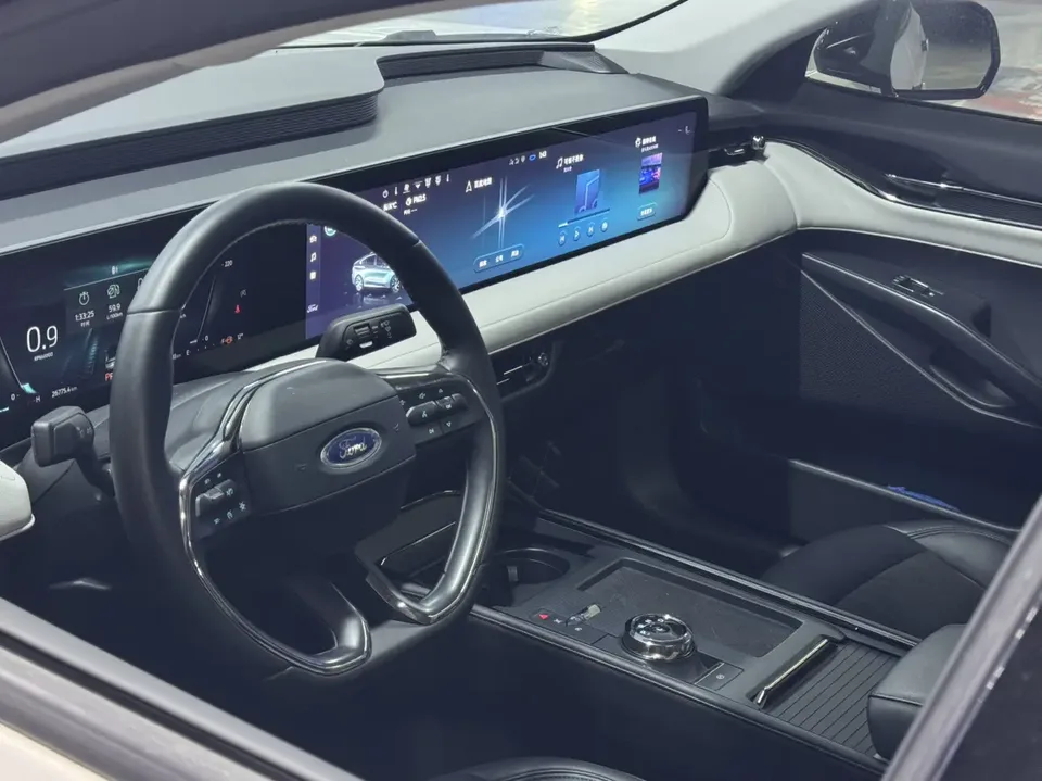 Ford Mondeo facelift EcoBoost 245 luxury model 2023 — миниатюра 5
