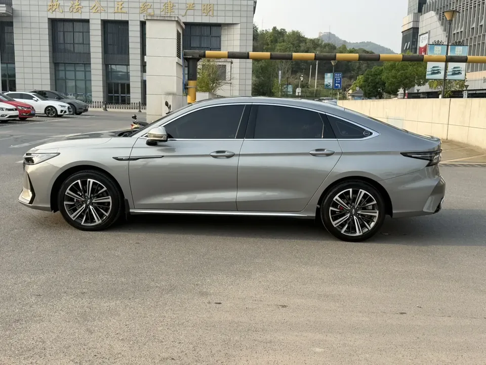 Chery Arrizo 8 1.6TGDI DCT Rui 2025 — миниатюра 4