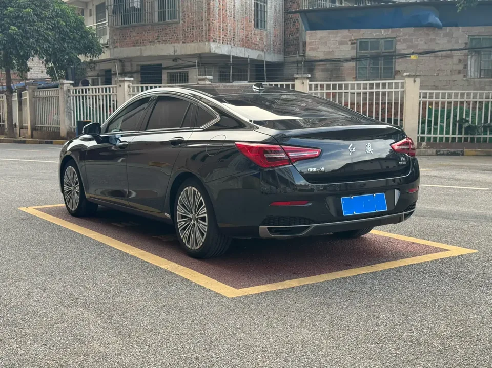 Hongqi H5 classic Hongqi H5 Classic 2022 Classic 1.8T Automatic Intelligent Connected Flag Edition 2022 — миниатюра 4