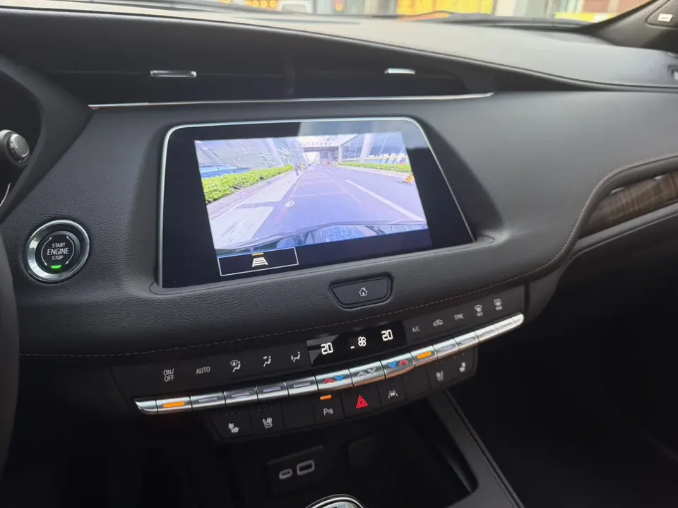 Cadillac XT4 Cadillac XT4 2023 28T two-wheel drive premium model 2023 — миниатюра 3