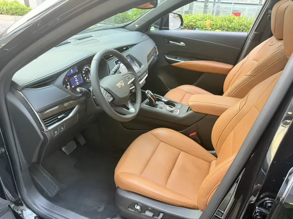 Cadillac XT4 Cadillac XT4 2023 28T two-wheel drive premium model 2023 — миниатюра 4
