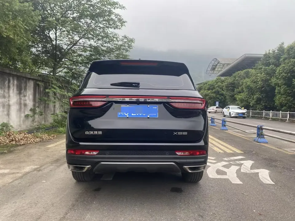 Jetour Jietu X95 1.6T DCT Era Edition 7 Seaters 2025 — миниатюра 2