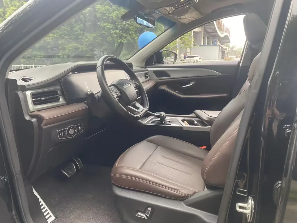 Jetour Jietu X95 1.6T DCT Era Edition 7 Seaters 2025 — миниатюра 3