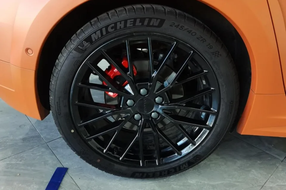 Lynk & Co 02 Hatchback 2.0TD Hatchback Halo (with driving control kit) 2023 — миниатюра 3