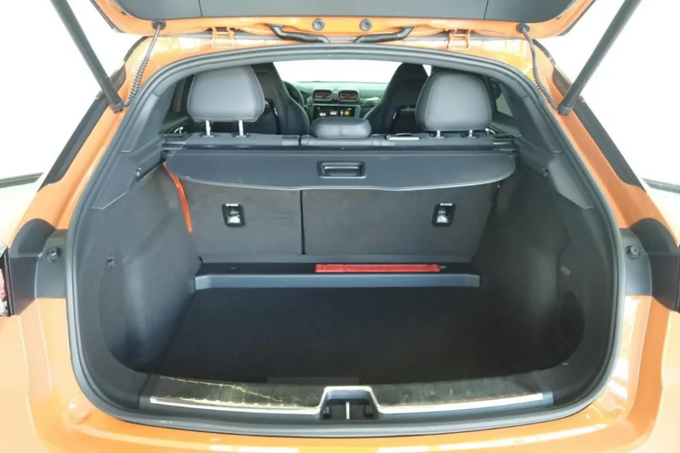 Lynk & Co 02 Hatchback 2.0TD Hatchback Halo (with driving control kit) 2023 — миниатюра 4