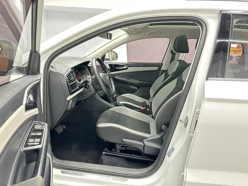 Jetta VS7 280TSI automatic aggressive version 2023 — миниатюра 5