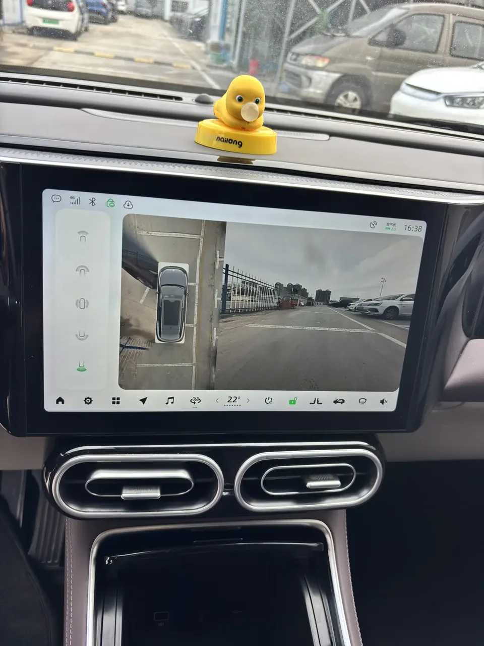 Leapmotor Zero running C11 Extended Range 200 Comfort Edition 2024 — миниатюра 4