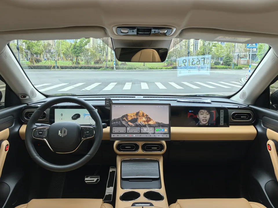 Leapmotor Zero running C11 Pure Electric 580 Premium Edition 2025 — миниатюра 4