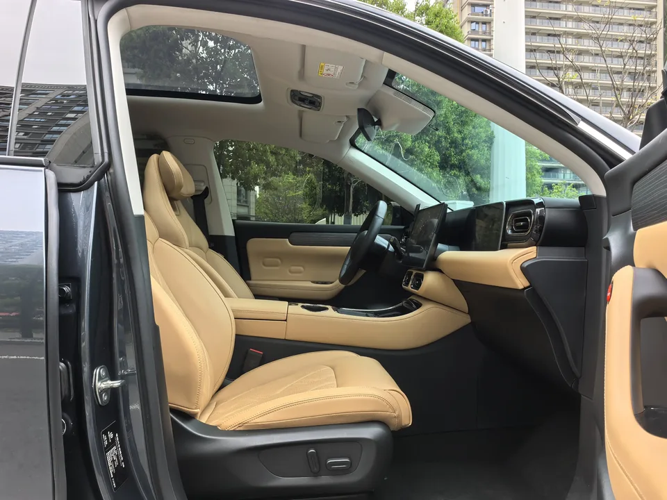 Leapmotor Zero running C11 Pure Electric 580 Premium Edition 2025 — миниатюра 5