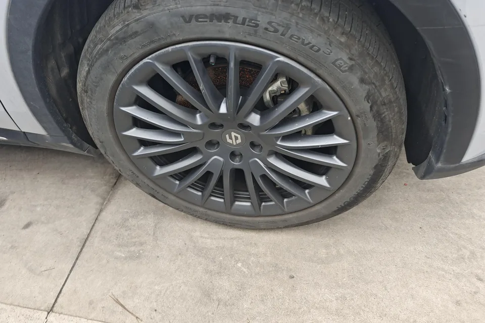 Leapmotor Zero running C11 Extended Range 300 Intelligent Edition 2023 — миниатюра 2