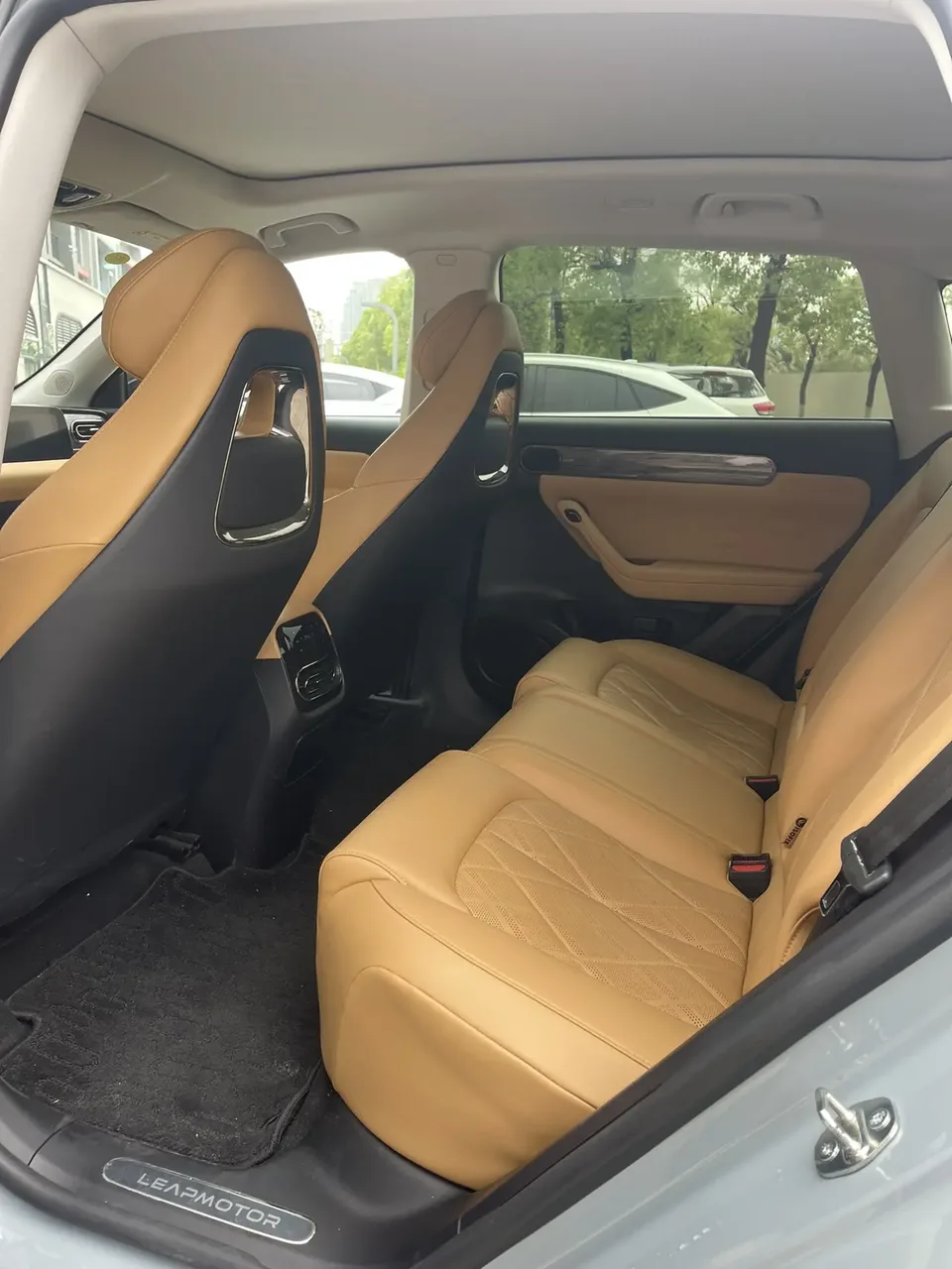 Leapmotor Zero running C11 Extended Range 300 Premium Edition 2024 — миниатюра 3
