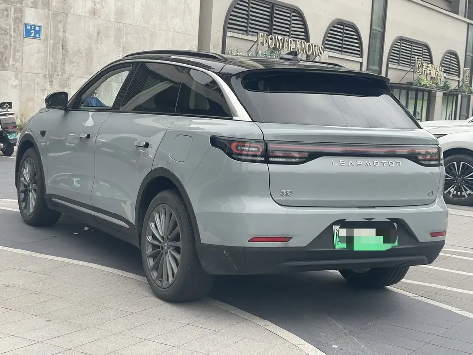Leapmotor Zero running C11 Extended Range 300 Premium Edition 2024 — миниатюра 4