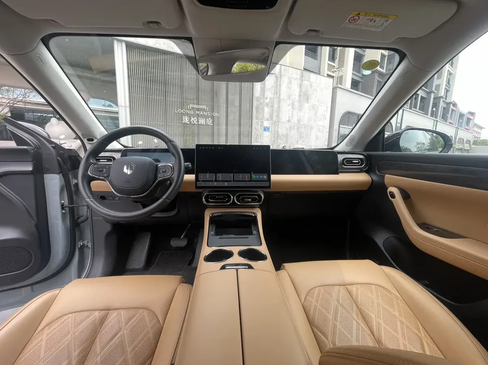 Leapmotor Zero running C11 Extended Range 300 Premium Edition 2024 — миниатюра 5