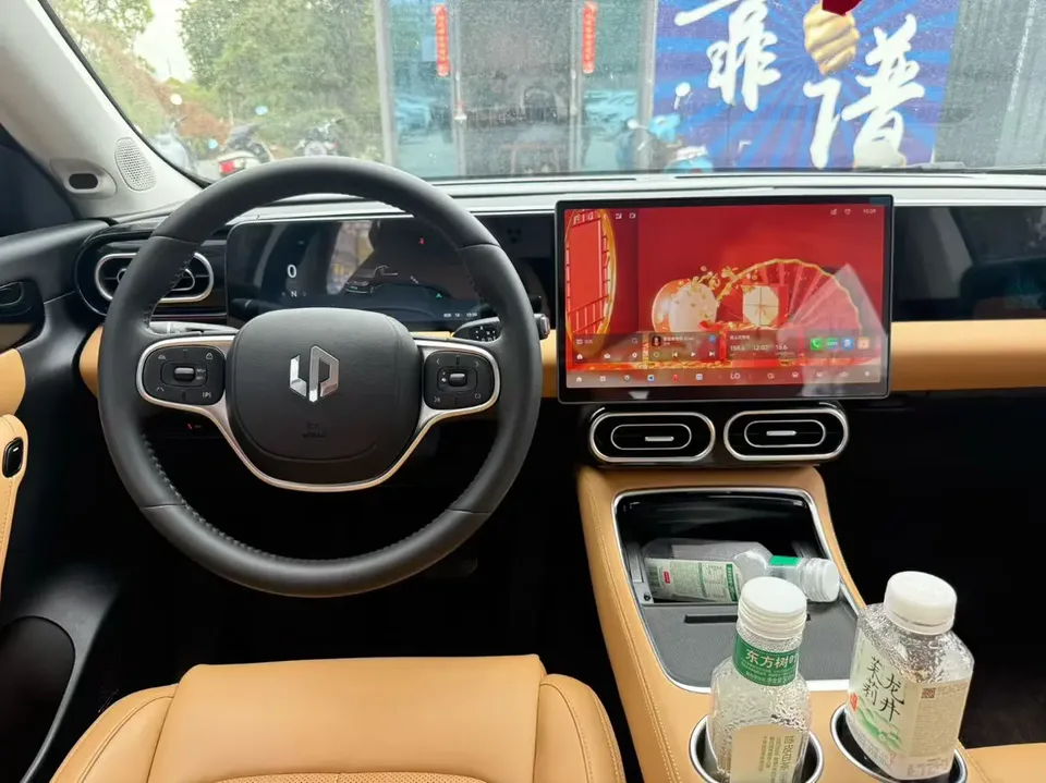 Leapmotor Zero running C11 Pure Electric 515 Smart Edition 2024 — миниатюра 4