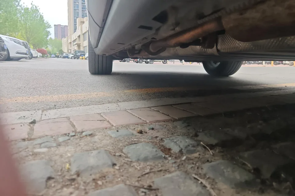 Leapmotor Zero running C11 Extended Range 300 Premium Edition 2024 — миниатюра 2