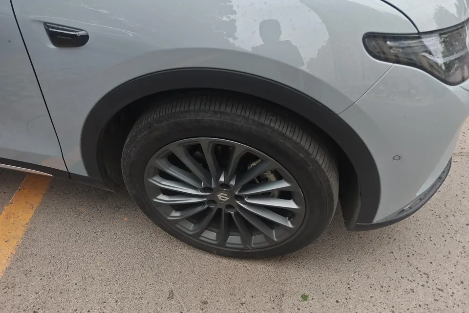 Leapmotor Zero running C11 Extended Range 300 Premium Edition 2024 — миниатюра 5