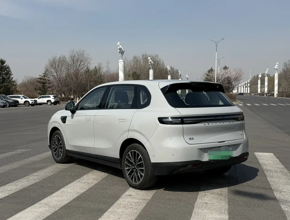 Leapmotor B10 510 Enjoy Edition 2025 — миниатюра 4