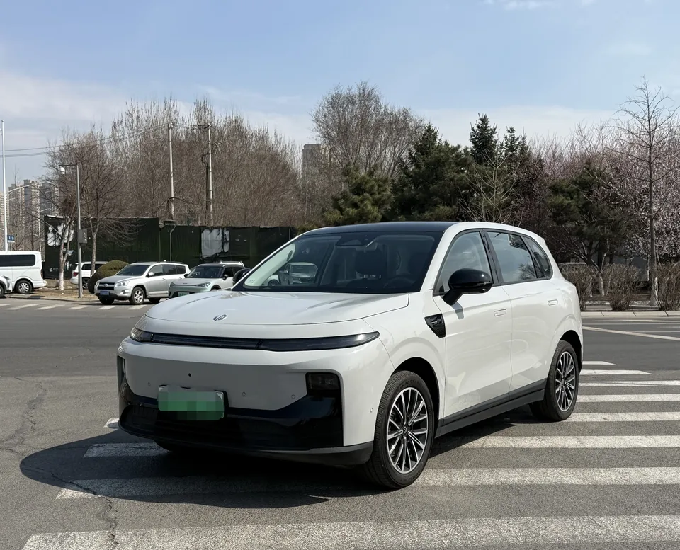 Leapmotor B10 2025