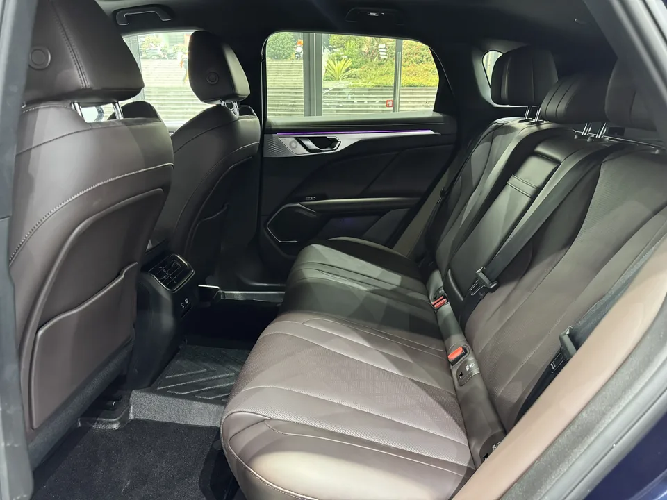 WEY Mocha PHEV Hi4 Long Range Edition 2024 — миниатюра 4