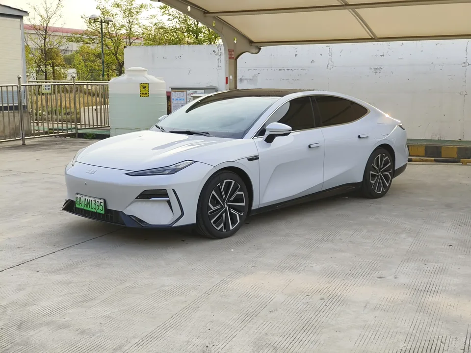 Geely Galaxy E8 2025