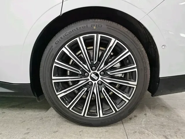 Geely Galaxy Star 8 PHEV 130km EM-i Flagship Edition 2025 — миниатюра 3