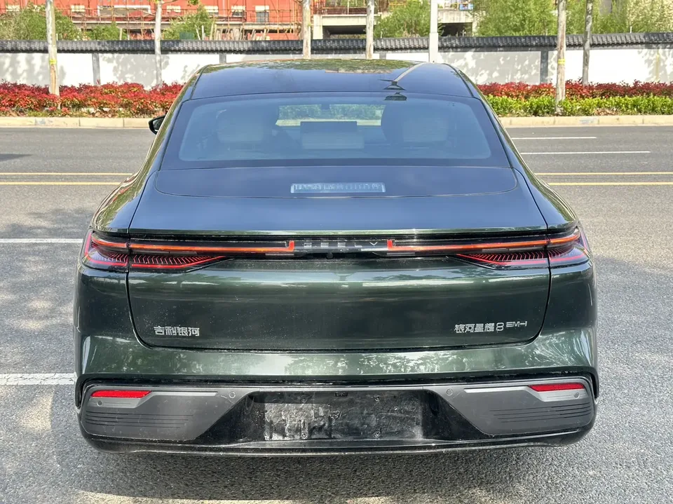 Geely Galaxy Star 8 PHEV 130km EM-i Premium Edition 2025 — миниатюра 2