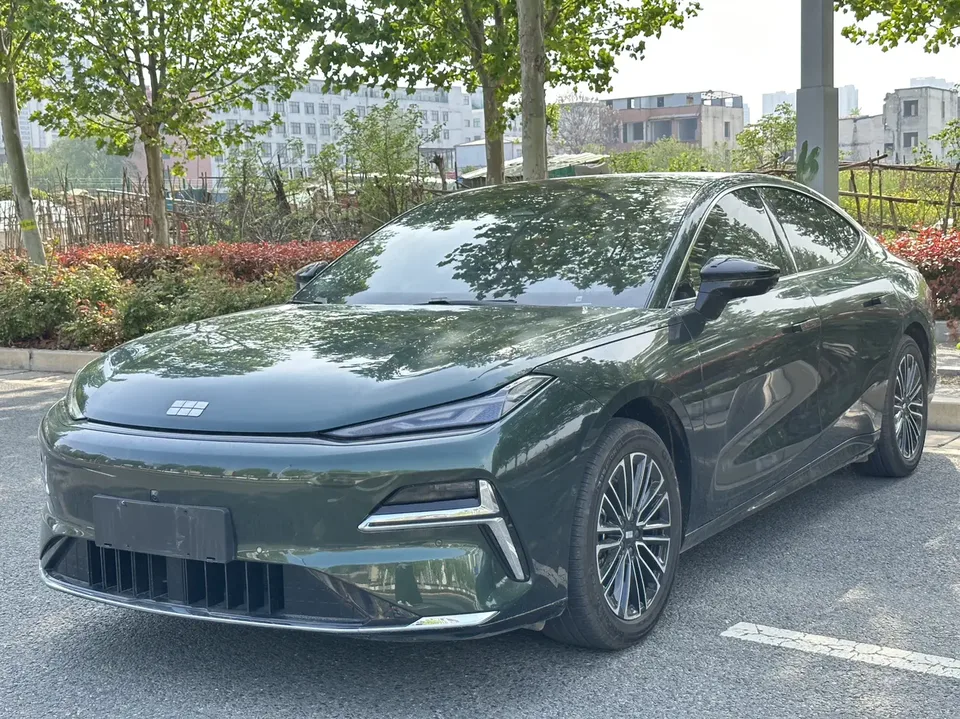 Geely Galaxy Star 8 PHEV 2025