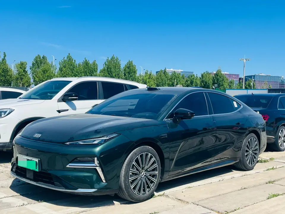 Geely Galaxy Star 8 PHEV 2025