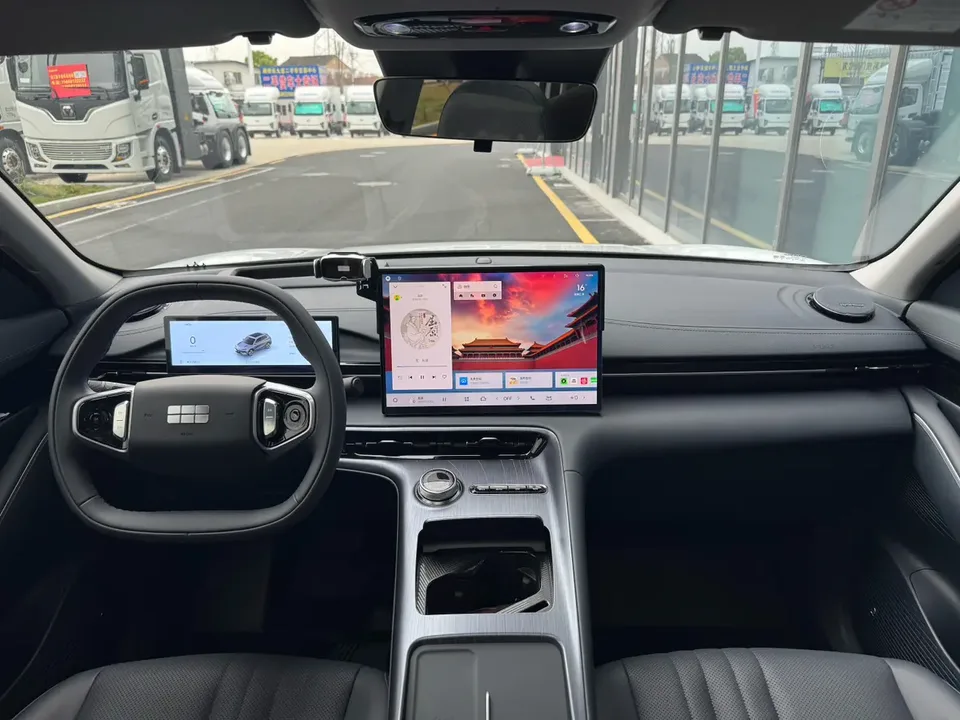 Geely Galaxy E5 Galaxy E5 2026 530km Explorer Edition 2025 — миниатюра 2