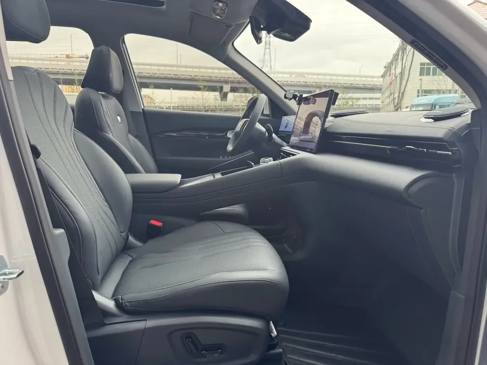 Geely Galaxy E5 Galaxy E5 2026 530km Explorer Edition 2025 — миниатюра 5