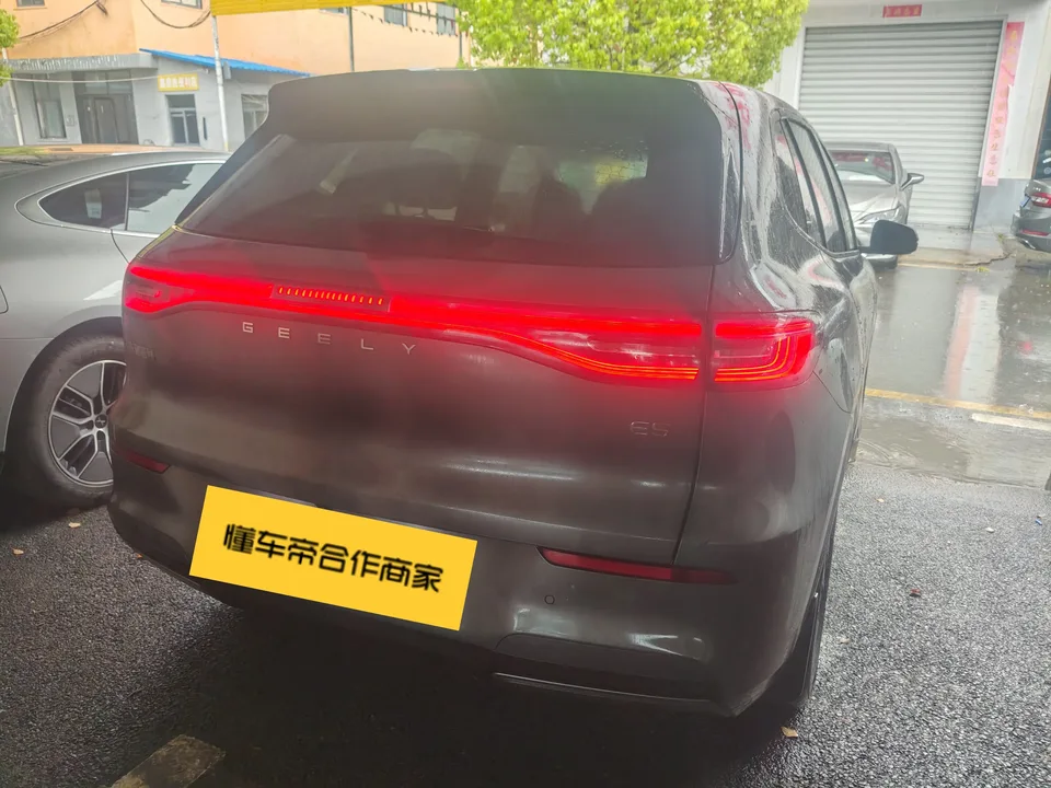 Geely Galaxy E5 530km Long Range Edition 2025 — миниатюра 2