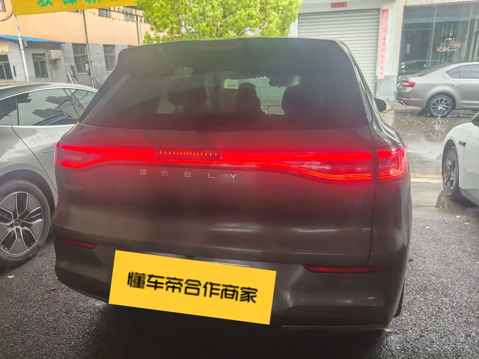 Geely Galaxy E5 530km Long Range Edition 2025 — миниатюра 4