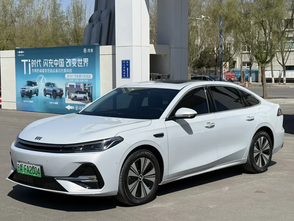 Geely Galaxy A7 PHEV 2025