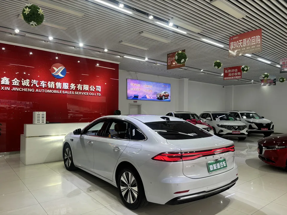 Geely Galaxy A7 PHEV 150km Explorer+ Edition 2025 — миниатюра 5