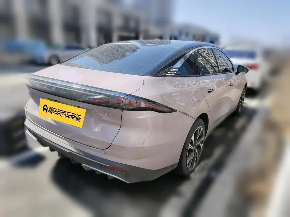 Geely Galaxy L6 Creative Edition 1.5T DHT 125km 2024 — миниатюра 4