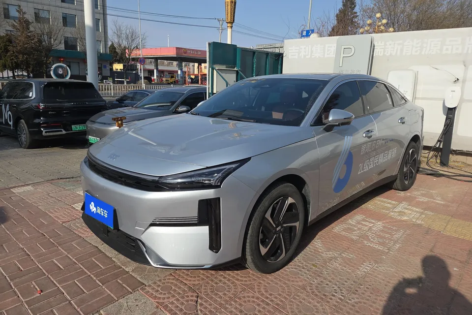 Geely Galaxy L6 2025