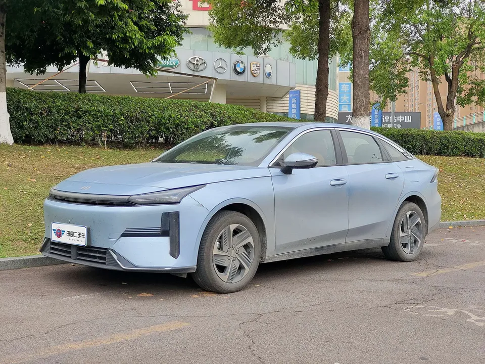 Geely Galaxy L6 2025