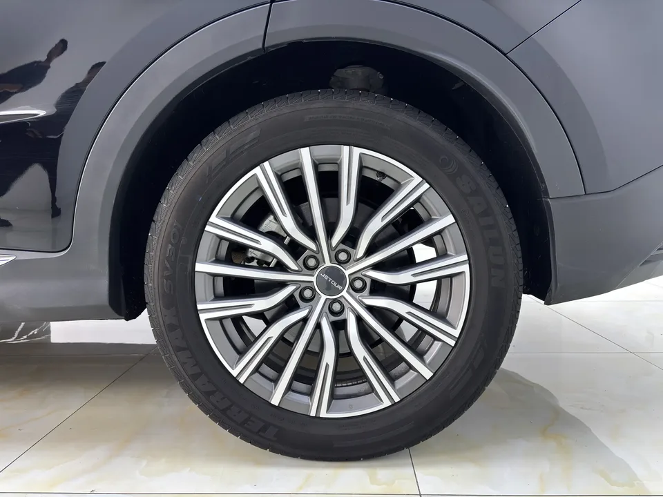 Jetour Jietu X70 PLUS Champion Edition 1.5T DCT Champion PRO 7 Seaters 2025 — миниатюра 3