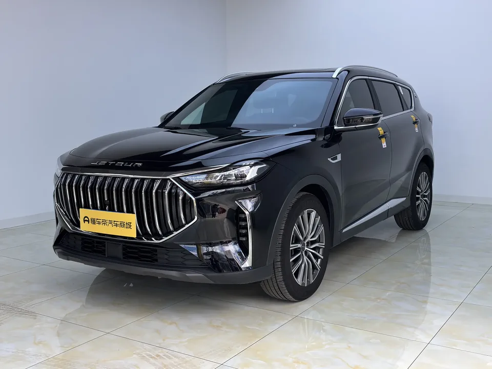Jetour Jietu X70 PLUS Champion Edition 1.5T DCT Champion PRO 7 Seaters 2025 — фото 1, купить с доставкой в Москву