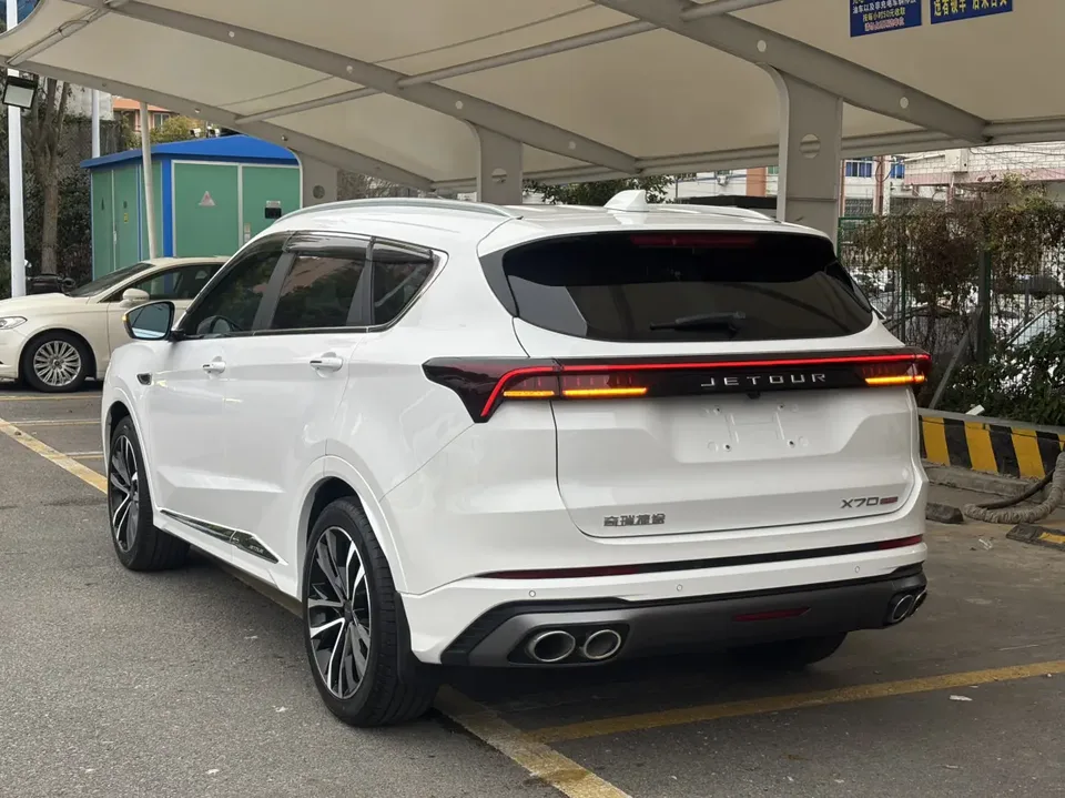 Jetour Jietu X70 PLUS 1.6T DCT Pro+ 7-seater 2022 — миниатюра 4