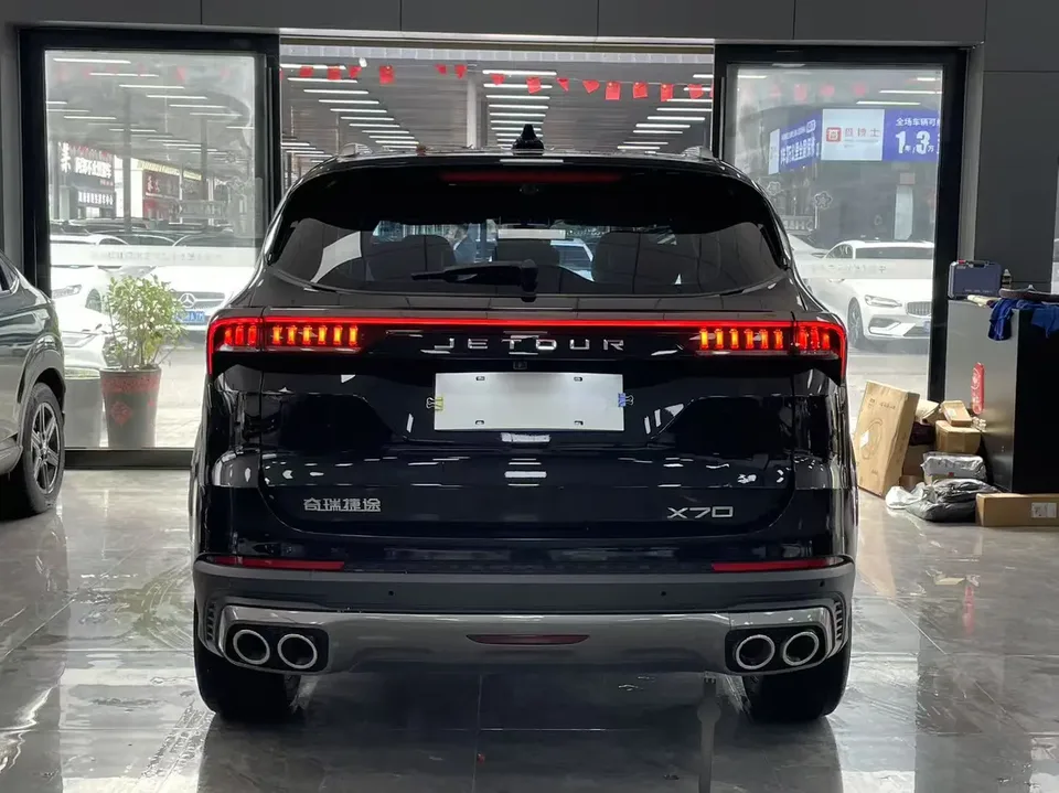 Jetour Jietu X70 PLUS JETOUR X70 PLUS 2023 1.5T DCT Brave PLUS 5-seater 2023 — миниатюра 2