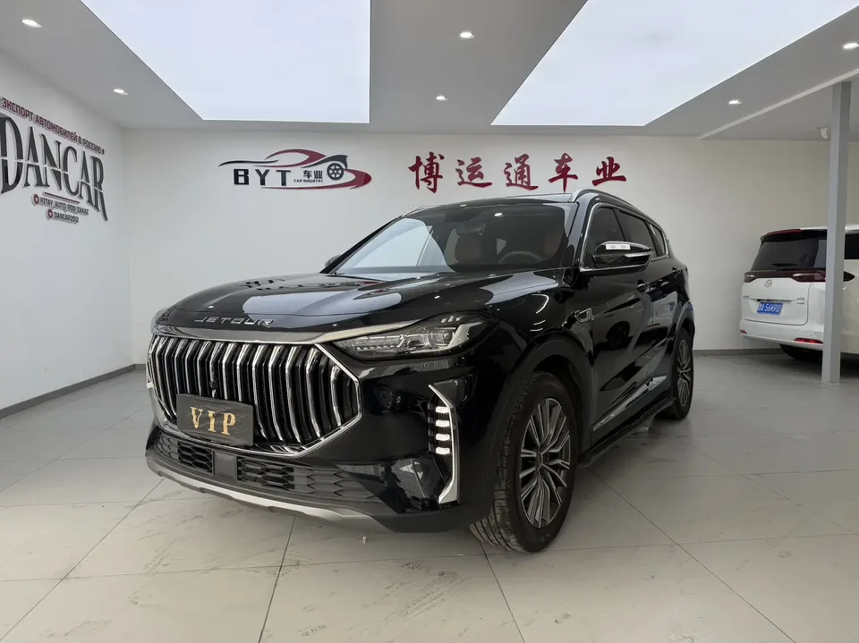 Jetour Jietu X70 PLUS JETOUR X70 PLUS 2023 1.5T DCT Brave PLUS 7-seater 2023 — фото 1, купить с доставкой в Москву
