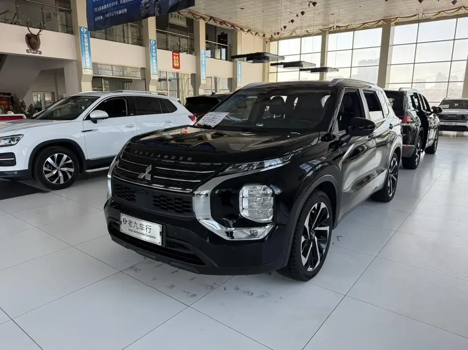 Mitsubishi Outlander 2023